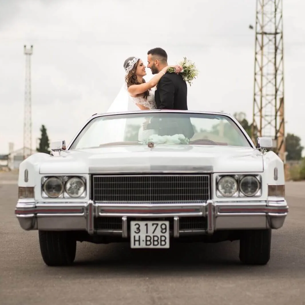 Novios y Cadillac Eldorado 1974