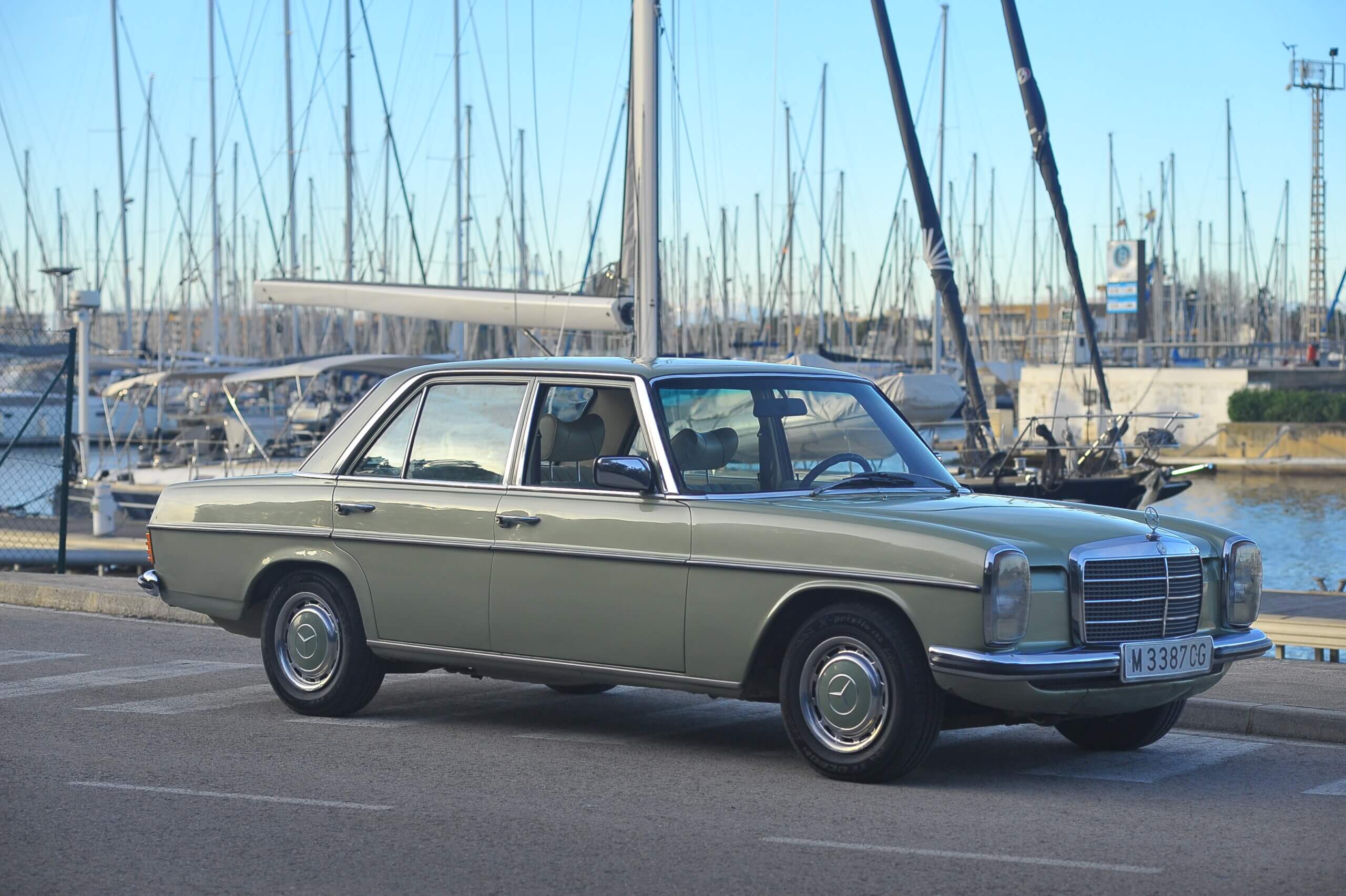 mercedes 240d verde