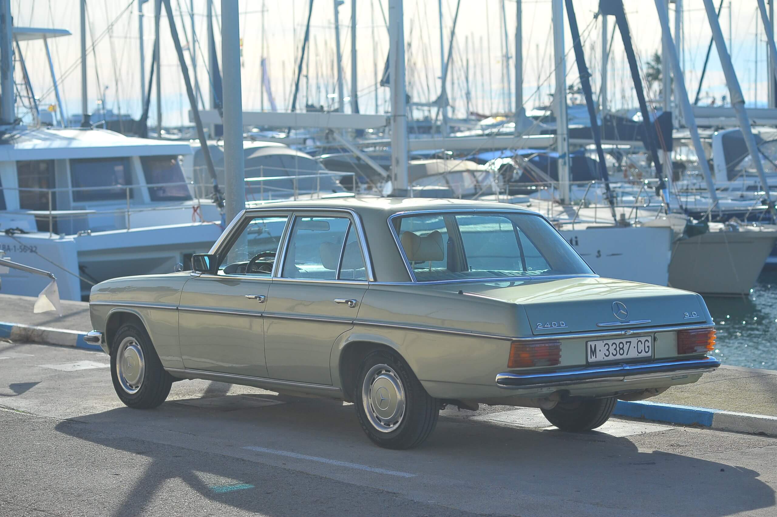 mercedes 240d verde